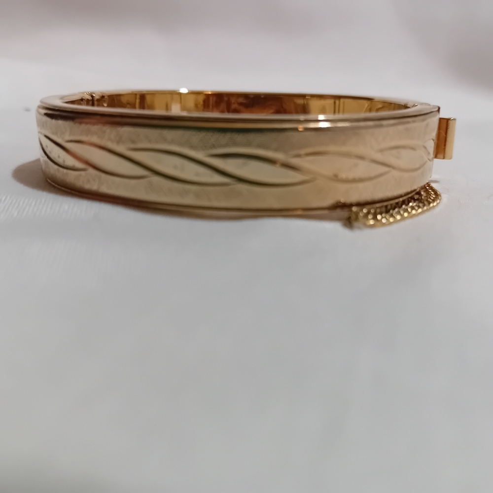 Vintage Gold-Tone Carved Bracelet With Safety Chain